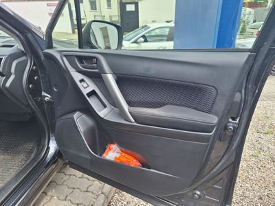 SUBARU Forester + ' ' +  