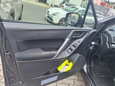 SUBARU Forester + ' ' +  