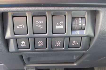 SUBARU Outback + ' ' + 2,5 X Special Edition HK 