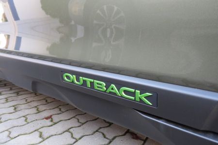 SUBARU Outback + ' ' + 2,5 X Special Edition HK 