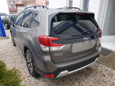 SUBARU Forester + ' ' + ES Comfort e-BOXER novinka 