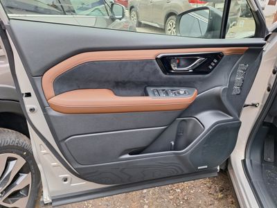 SUBARU Forester + ' ' + Touring -120.000 Kč 