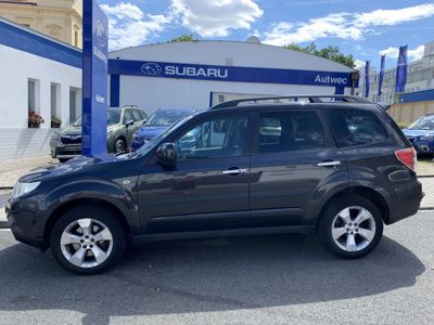 SUBARU Forester + ' ' + Executive 2.5l XT 