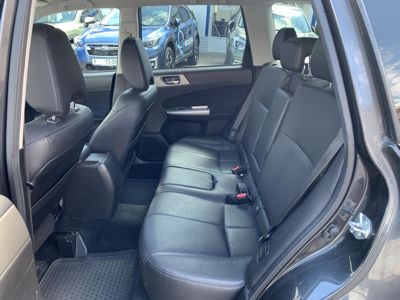 SUBARU Forester + ' ' + Executive 2.5l XT 