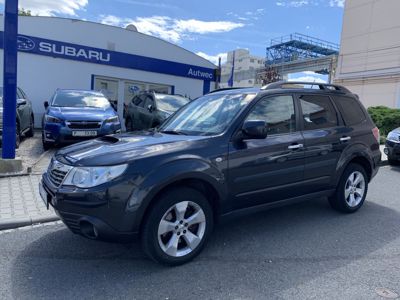 SUBARU Forester + ' ' + Executive 2.5l XT 