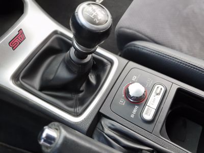 SUBARU WRX STI + ' ' + 2,5i po GO motoru-top stav 