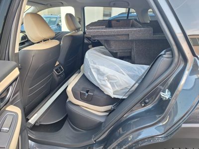 SUBARU Outback + ' ' + TOURING sleva 200.000 Kč 