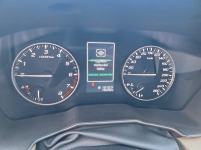 SUBARU Outback + ' ' + TOURING sleva 200.000 Kč 