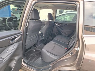 SUBARU Forester + ' ' + ES Comfort eBOXER  -142.000 Kč 