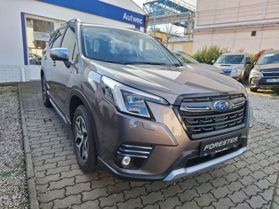SUBARU Forester + ' ' + ES Comfort eBOXER - 180.000 Kč 