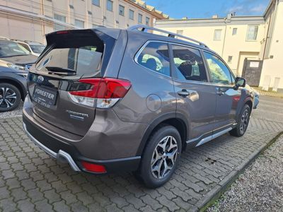 SUBARU Forester + ' ' + ES Comfort eBOXER - 180.000 Kč 
