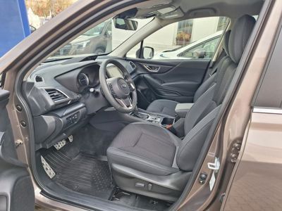 SUBARU Forester + ' ' + ES Comfort eBOXER - 180.000 Kč 