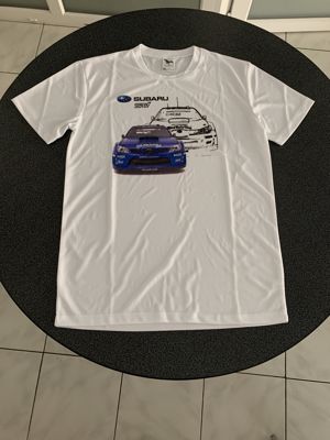 Subaru STI bílé  + ' ' + Prodyšné bílé tričko s barevným potiskem auta Subaru WRX STi
Poslední kus ve velikosti L 