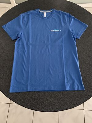 Subaru Ambassador tričko + ' ' + Modré tričko s decentní výšivkou.
Velikosti: S / XL  