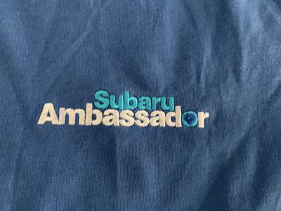 Subaru Ambassador tričko + ' ' + Modré tričko s decentní výšivkou.
Velikosti: S / XL  