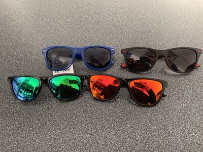 Slunční brýle  + ' ' + Nabízíme sluneční brýle v několika provedeních.
Cena je za všechny druhy stejná 