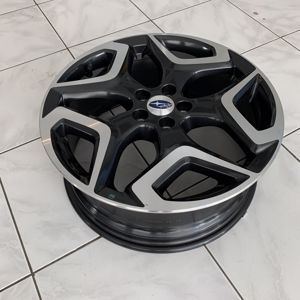 Alu disky + ' ' + 18x 7J 55 E05
Cena za 1 disk + 1 poklička - 10 600,-
Original disky od Subaru - komlet 4ks 
Číslo disku - 28111FC060 
Číslo pokličky - 28821VA011  