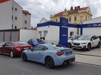 Volné pracovní místo - automechanik-autoelektrikář !!!! + ' ' + <p>Hledáme vhodného kandidáta do našeho rozrůstajícího se týmu na pozici MECHANIKA.</p>
<p>Pracovní náplň:</p>
<p>- garanční prohlídky <br>- servis <br>- údržba vozidel</p>
<p>Požadujeme:</p>
<p>- vyučen v oboru, maturita<br>- praxe pro zahraniční automobilovou společnost - výhodou<br>- základní znalost práce na PC<br><br></p>
<p>- řidičský průkaz skupiny  B<br>- samostatnost i schopnost pracovat v týmu <br>- zodpovědnost a svědomitý přístup k práci <br>- časová flexibilita <br>- další profesní osvědčení jsou vítána</p>
<p>Nabízíme:</p>
<p>- práce v příjemném prostředí s moderní technologií <br>- zázemí stabilní společnosti <br>- možnost profesního růstu v rámci společnosti v dané oblasti <br>- dobré platové ohodnocení a další zaměstnanecké výhody</p>
<p>Možnost nástupu: ihned, dle dohody</p>
<p>Pokud Vás nabídka zaujala, volejte pí. Alblovou tel. 608 442 000 </p> 