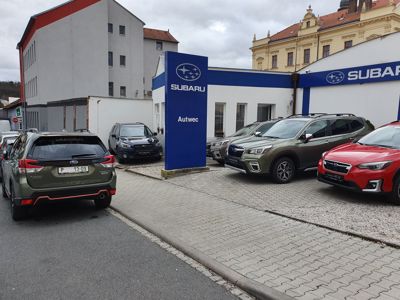 Pozvání do našeho autosalonu Forester e-Boxer + ' ' + Rádi bychom Vás pozvali do našeho autosalonu na představení modelu SUBARU Forester MY20. Jedná se o novou generaci vozu - v pořadí již 5. <div>Forester je po Impreze a XV další model postavený na nové <b>globální platformě Subaru</b>, která významně zvyšuje pevnost a tuhost karoserie i podvozku.  Technologie Subaru EyeSight je pro <b>komplexní bezpečnost</b> součástí standartní výbavy každého nového Subaru Forester. Velkou novinkou je použití nového systému pohonu <b>e-Boxer.</b></div><div><u>Forester je tak první elektrifikované Subaru v Evropě.</u></div> 