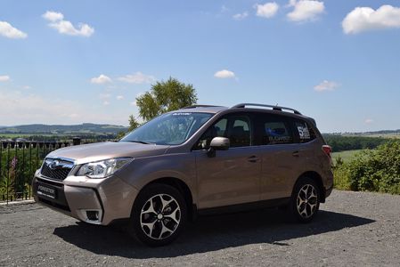 SUBARU Forester 2,0XT na zámku Kozel + ' ' +  